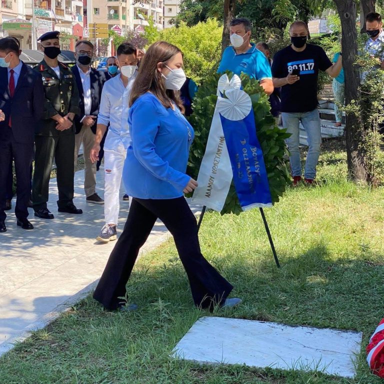 Η Κωνσταντίνα Αδάμου κατέθεσε στεφάνι στο μνημείο του Γεώργιου Ιβάνωφ